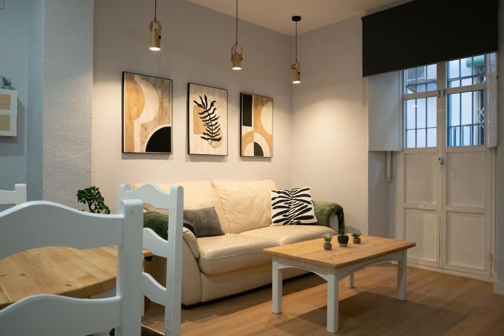 Apartamentos Alfaqueque B セビリア エクステリア 写真